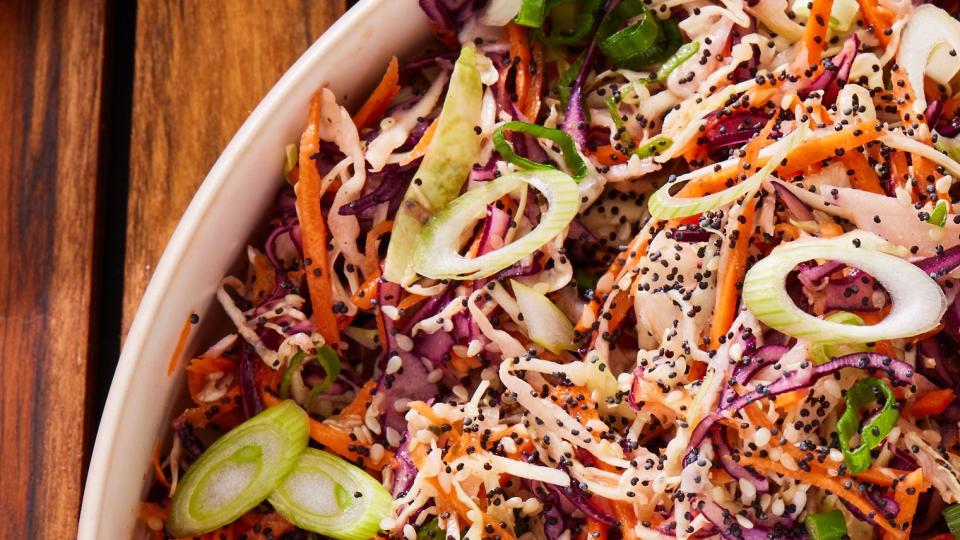 vinegar coleslaw with poppy seeds