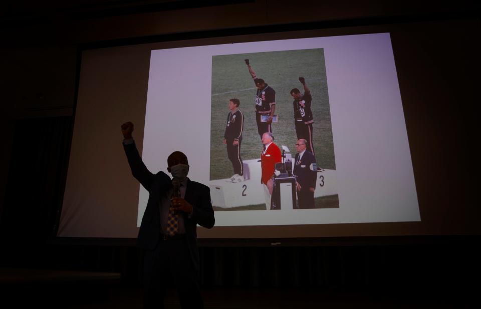 Malcolm Frierson leads a history class on the African American experience this term at the University of Oregon.