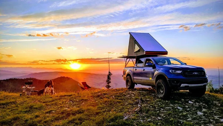 <span class="article__caption">Opened up, the GoFastCamper provides a cool place for dogs and humans to rest, out of the sun. Away from hot pavement, it will stay nice and cool inside. </span> (Photo: Wes Siler)