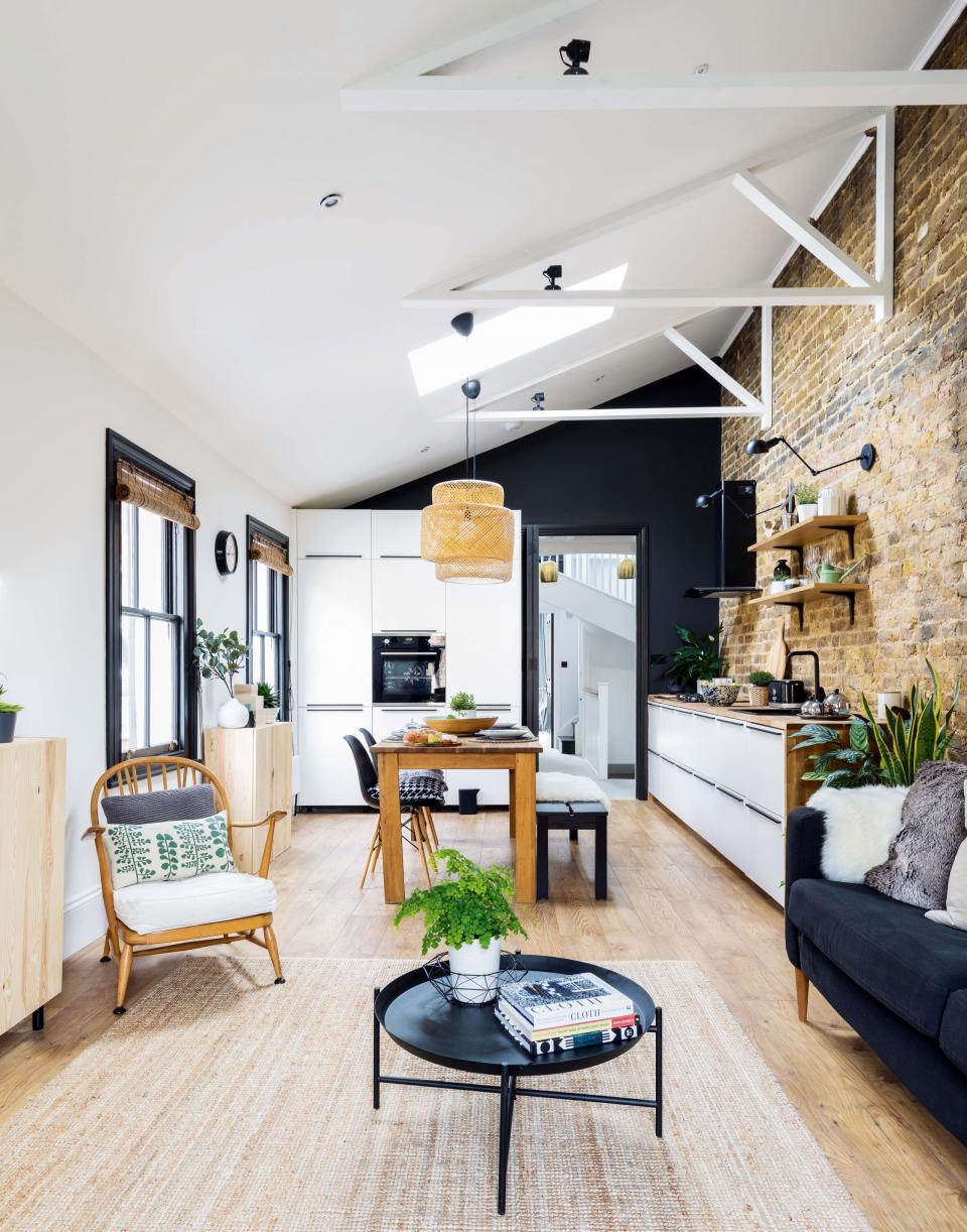 13. Choose between open-plan, broken-plan or living room only