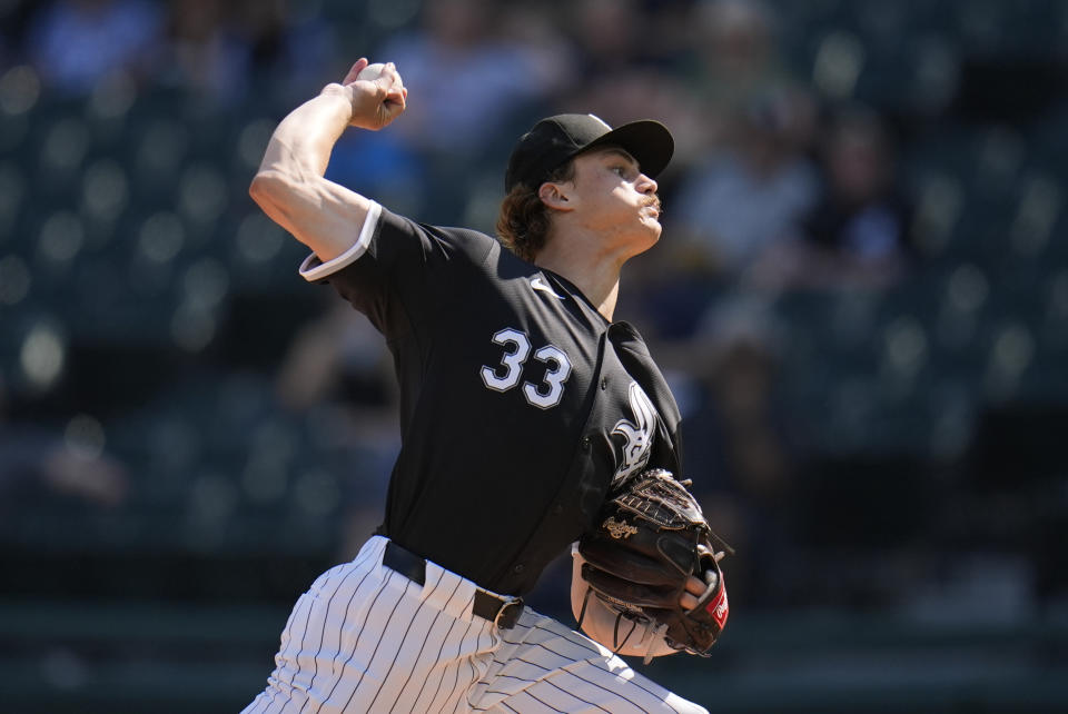 Chicago White Sox starting pitcher Drew Thorpe throws against the Minnesota Twins during the second inning in the second baseball game of a doubleheader Wednesday, July 10, 2024, in Chicago. (AP Photo/Erin Hooley)