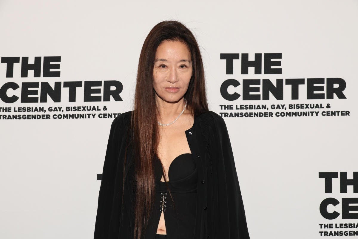 Fashion designer Vera Wang twins with her lookalike daughters