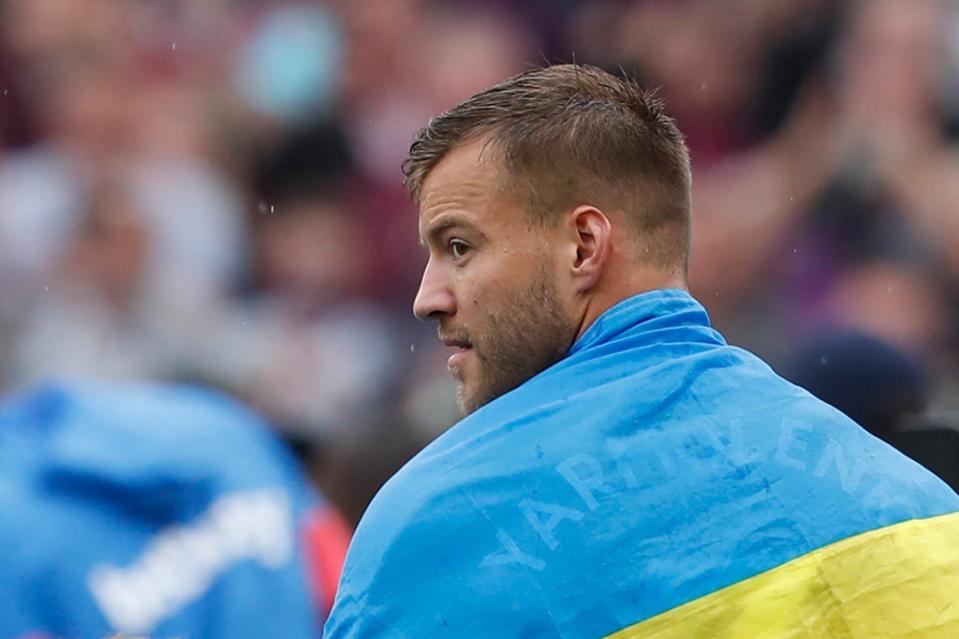 Andriy Yarmolenko during a lap of honour after the draw with Manchester City (IKIMAGES/AFP via Getty Images)