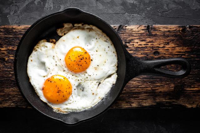 Apparemment, c'est comme ça qu'il faut cuire l'œuf au plat (ah bon ?)