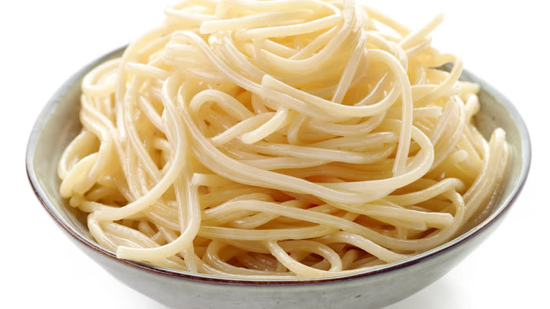 Plain spaghetti noodles 