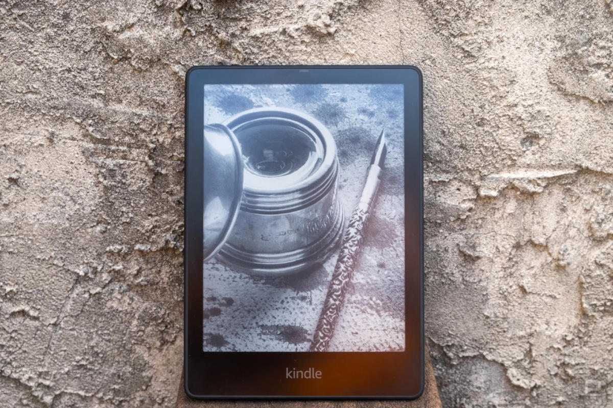 New  Kindle Paperwhite 11th Gen 8GB, Wi-Fi, 6.8 - Black  (Ad-Supported)