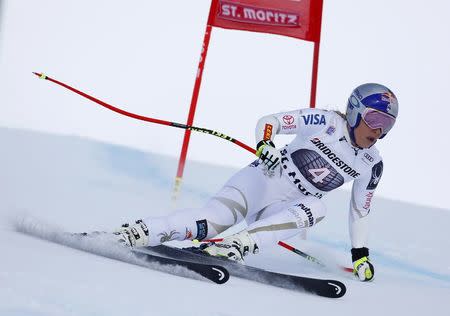 Alpine Skiing - FIS Alpine Skiing World Cup - Women's Alpine Super G - St. Moritz, Switzerland - December 9, 2017 - Lindsey Vonn of the U.S. in action. REUTERS/Dominic Ebenbichler