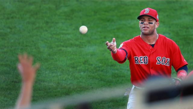 Cuban Yoan Moncada cleared to sign with MLB teams