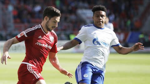 Matthew Leckie Weston McKennie Ingolstadt Schalke Bundesliga 052017