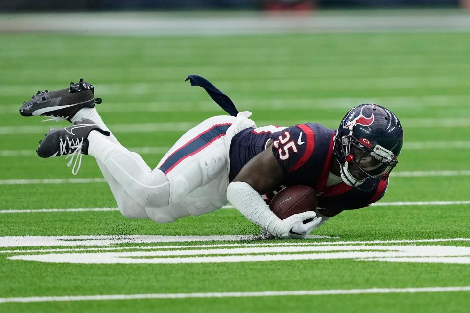 Desmond King II and the Houston Texans are underdogs against the Indianapolis Colts in NFL Week 18.