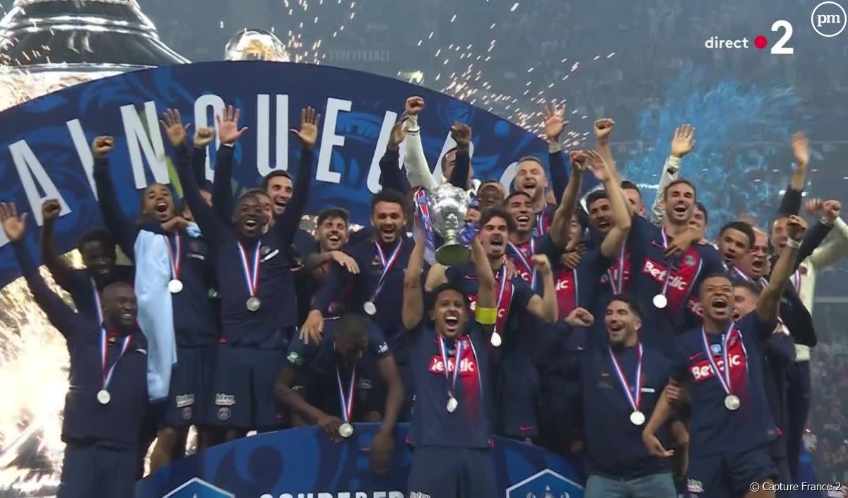 L'équipe du Paris SG, vainqueur de la Coupe de France. - Capture France 2