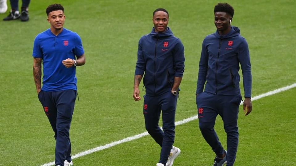 Jadon Sancho y Bukayo Saka