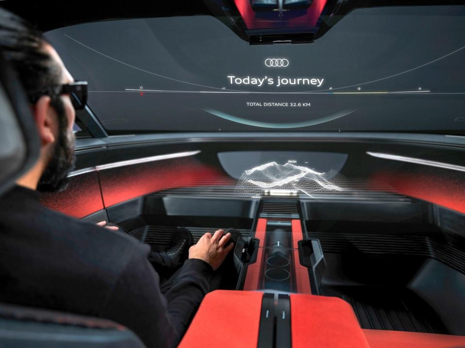 搭配AR擴增實境科技，駕駛與乘客可透過穿戴裝置與Audi dimension新系統，使用手勢或虛擬視覺進行各項功能控制。