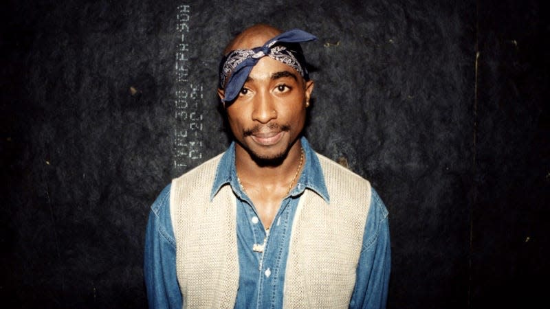 Tupac Shakur backstage at a concert in 1994. - Photo: Raymond Boyd/Getty Images (Getty Images)