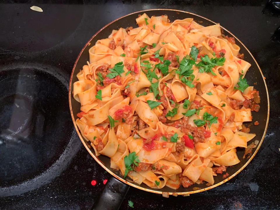 Die 15-Minuten-Tagliatelle-Bolognese von Gordon Ramsay. - Copyright: Anneta Konstantinides/Insider