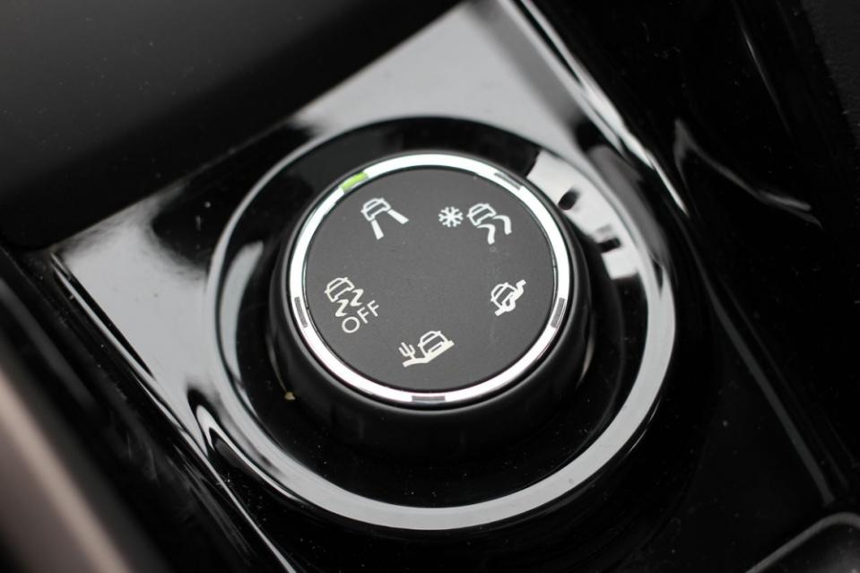 三缸渦輪搶先搭載，試駕Peugeot 2008 PureTech 1.2L Grip Control