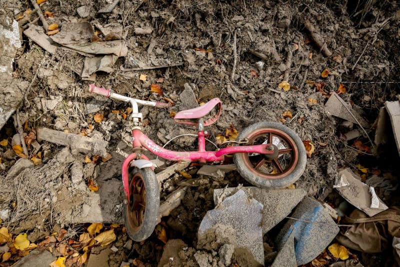 Debris from destroyed buildings is seen as massive flooding affected tourist resorts in southern Poland. Dominika Zarzycka/SOPA Images via ZUMA Press Wire/dpa