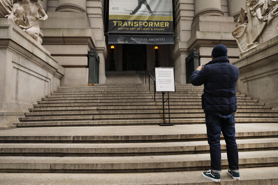 A sign informs visitors that the Smithsonian Institution’s National Museum of the American Indian is closed due to the government shutdown on Jan. 2, 2019 in New York City. (Photo: Spencer Platt/Getty Images)