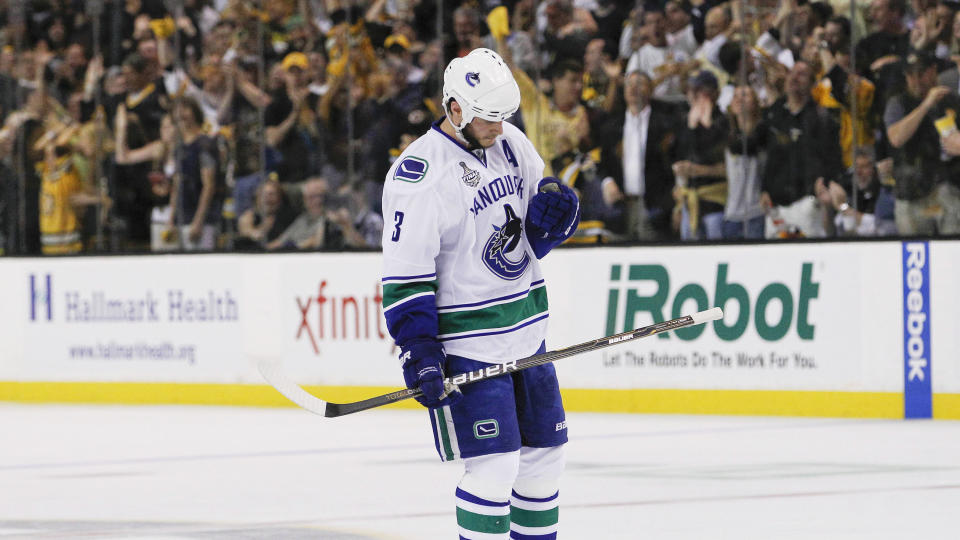 Did the 2011 Vancouver Canucks prematurely celebrate a Stanley Cup win? (AP Photo/Elise Amendola)