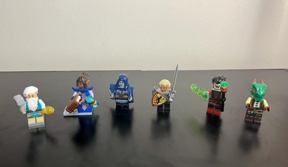 Dungeons and Dragons D&D set all Minifigures