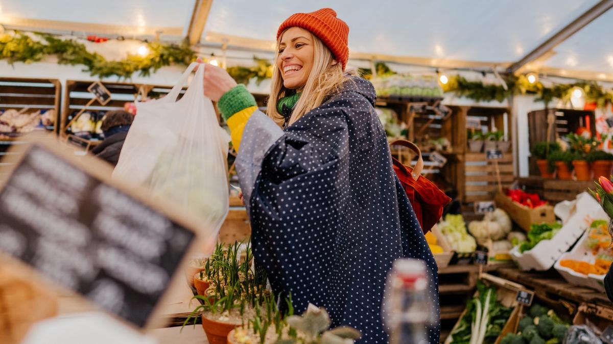 7 Items Frugal People Buy Right After the Holidays