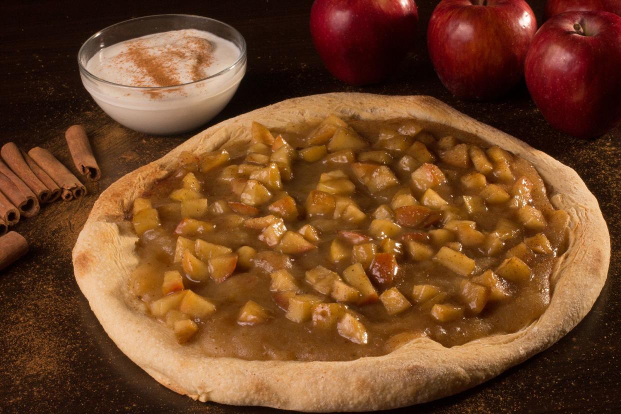 Apple pizza with cinnamon