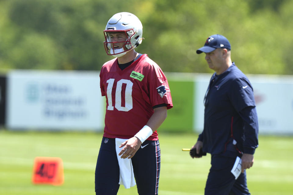 Tom Brady said it's hard to find good coaches in the NFL, and the Patriots have one with current offensive coordinator Bill O'Brien (right), who's coaching Mac Jones this season. (AP Photo/Steven Senne)