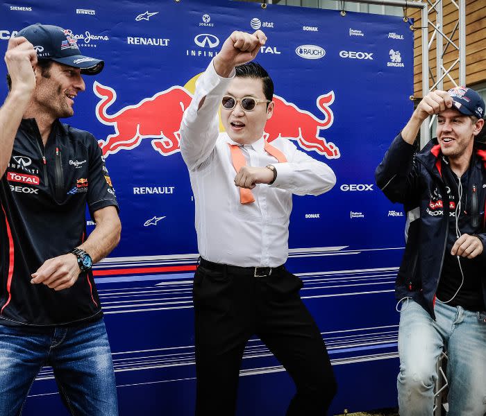 PSY con Mark Webber y Sebastian Vettel bailando el Gangnam Style