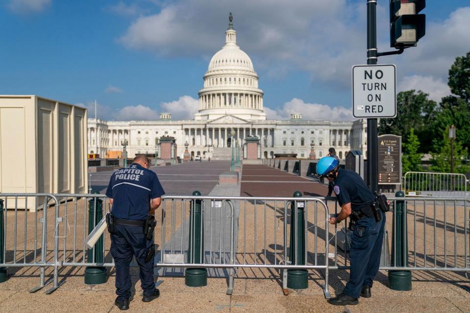 Photos From Outside the Supreme Court After Roe v. Wade Is Overturned