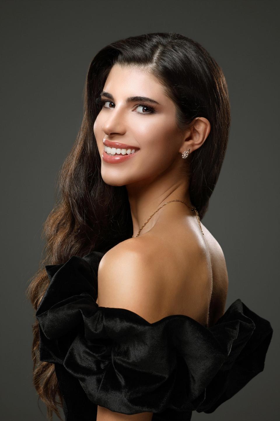 A headshot of Miss Italy 2023 Carmen Panepinto Zayati.