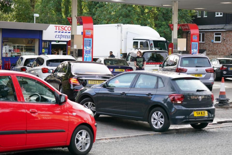 Drivers queue for fuel at an Esso petrol station in Bournville, Birmingham (Jacob King/PA) (PA Wire)