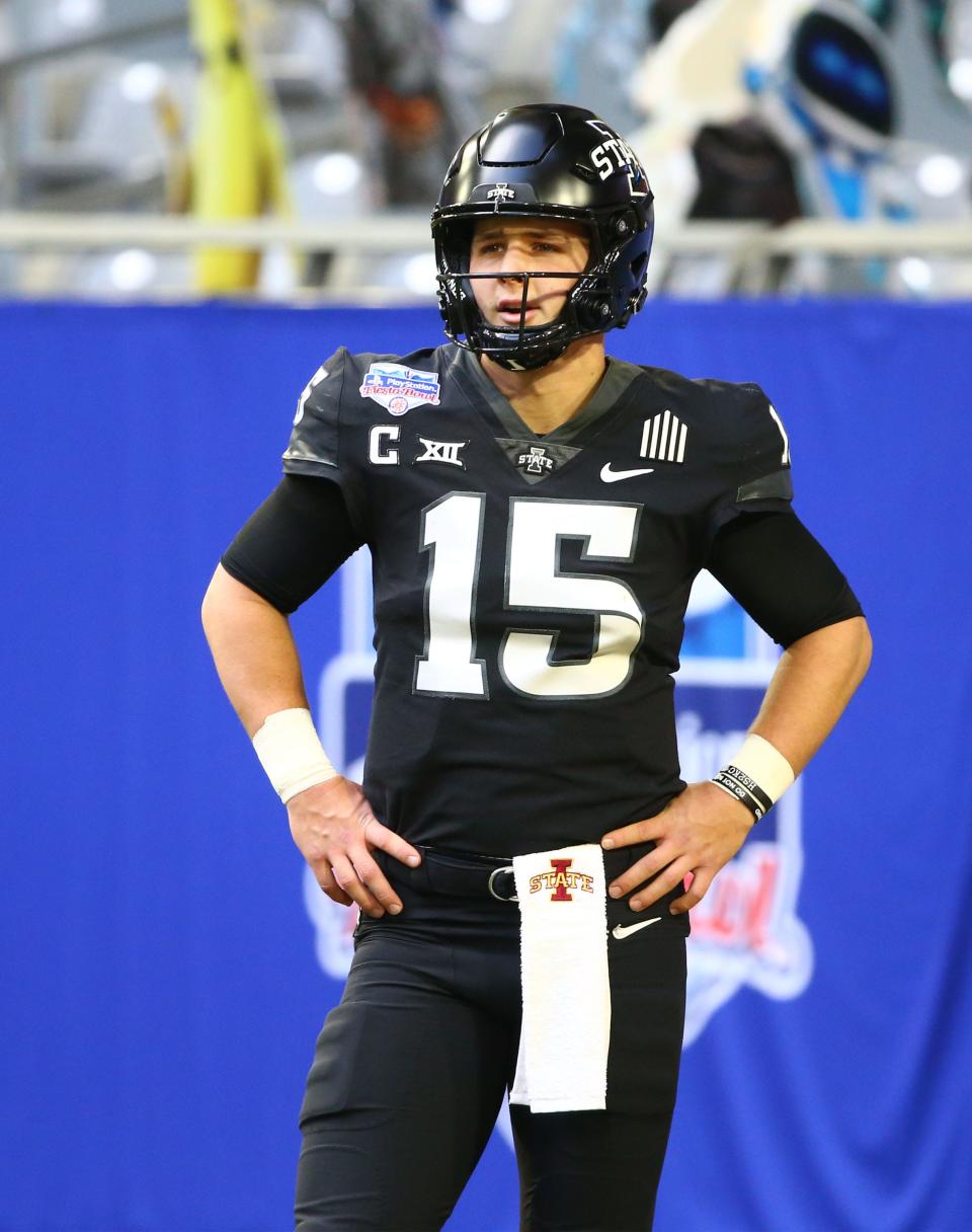 Jan 2, 2021; Glendale, AZ, USA; Iowa State Cyclones quarterback Brock Purdy (15) during a pregame warm-up at the 50th PlayStation Fiesta Bowl at State Farm Stadium.