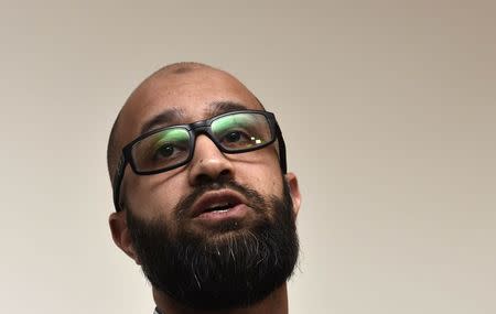 Asim Qureshi, from human rights organisation 'CAGE', speaks during a news conference' in central London, February 26, 2015. REUTERS/Toby Melville