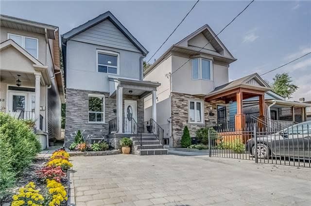 <p><span>50 Wiley Ave, Toronto, Ont.</span><br> Location: Toronto, Ontario<br> List Price: $999,000<br> (Photo: Zoocasa) </p>