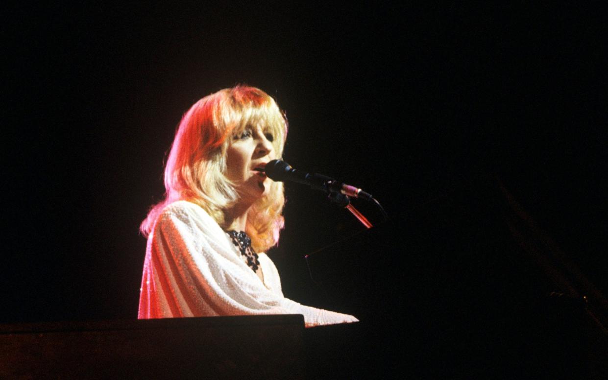 Christine McVie performing with Fleetwood Mac at the Brendan Byrne Arena in East Rutherford, New Jersey on October 24, 1987 - Ebet Roberts/Redferns