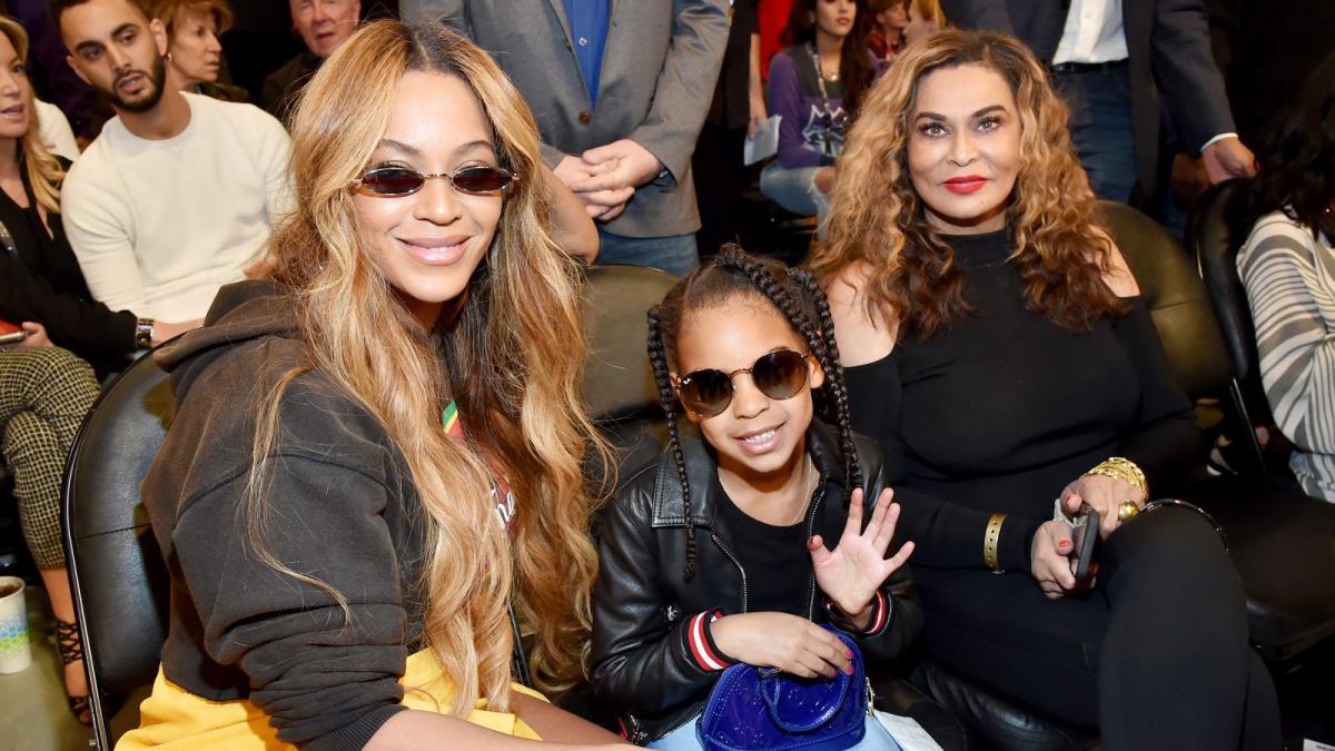 Beyonce's mom Tina Lawson downplays superstar daughter's omission of Lizzo's  name during Break My Soul shout-outs in Boston concert: 'She also didn't  say her own sister's name