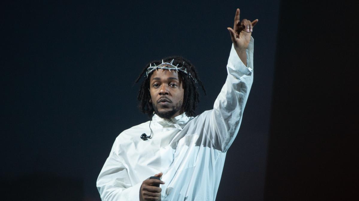 Kendrick Lamar Pays Tribute to Virgil Abloh at Louis Vuitton Show - Rap-Up