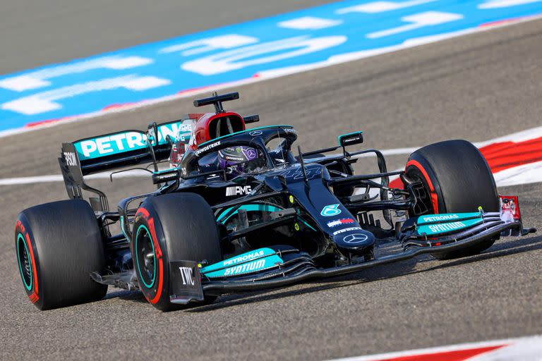 Mercedes' British driver Lewis Hamilton drives during the first practice session ahead of the Bahrain Formula One Grand Prix at the Bahrain International Circuit in the city of Sakhir on March 26, 2021. (Photo by GIUSEPPE CACACE / AFP)