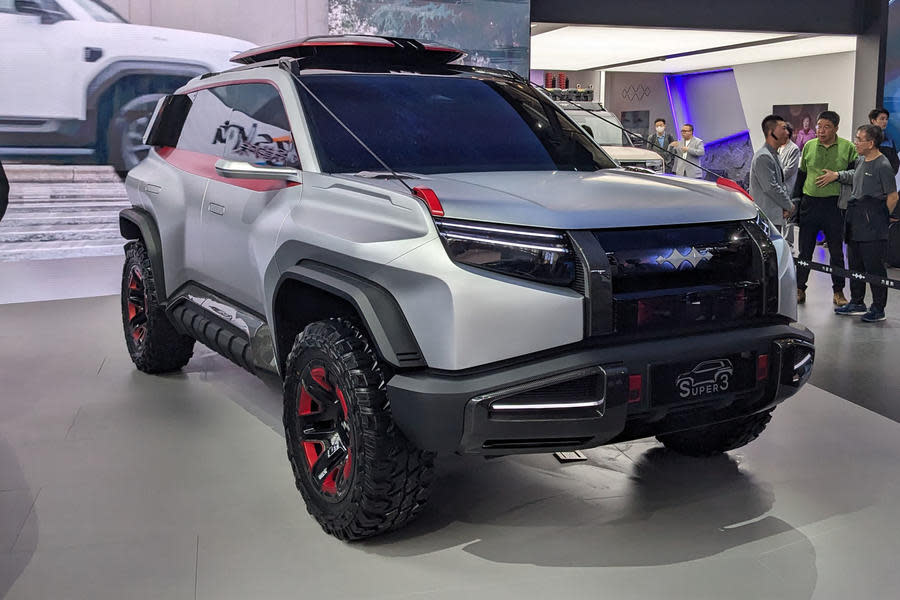 Fangchengbao Super 3 at Beijing motor show – front quarter