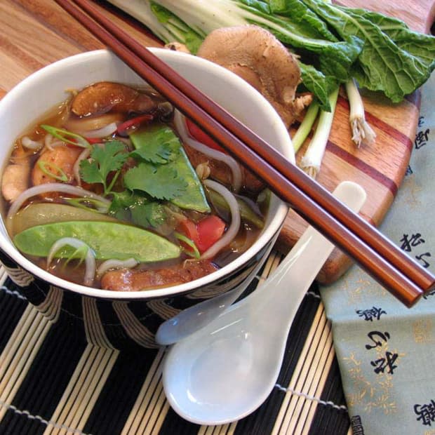 <p><a href="https://www.unclejerryskitchen.com/recipes/weight-watchers-0-point-asian-soup/" rel="nofollow noopener" target="_blank" data-ylk="slk:Uncle Jerry's Kitchen;elm:context_link;itc:0;sec:content-canvas" class="link ">Uncle Jerry's Kitchen</a></p>