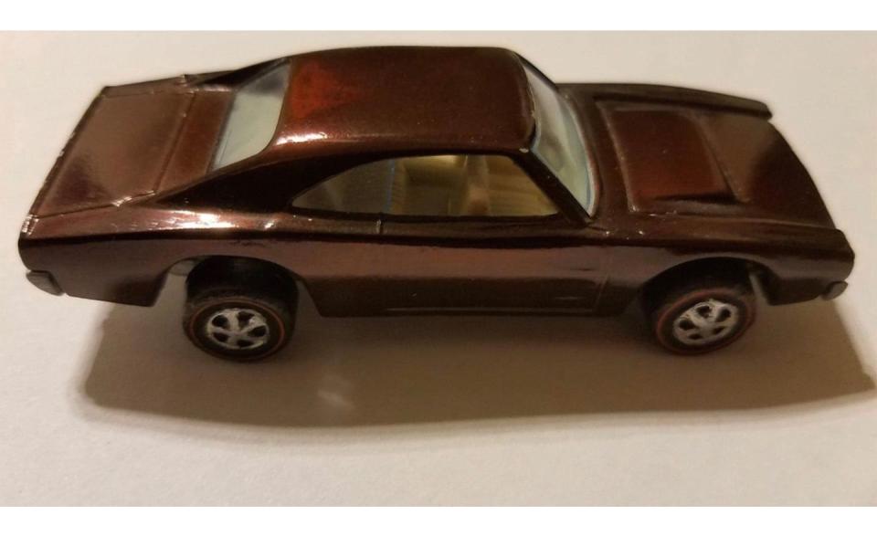 <p>Made between 1969 and 1971, the Custom Charger was an extremely popular model. The exception is the brown variant, of which only a few are known to exist. Many collectors consider it to be a prototype, not a series production model. </p>