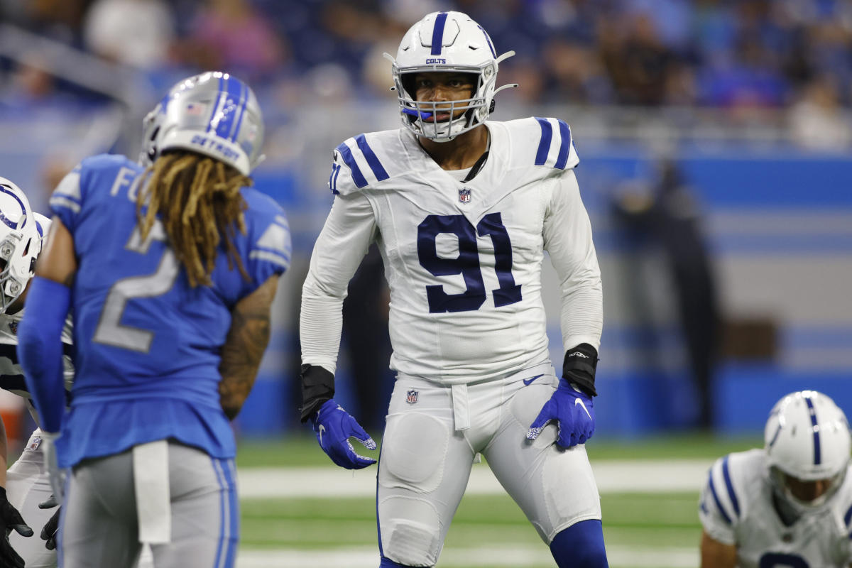 Colts free agent DE Isaac Rochell signs with Browns