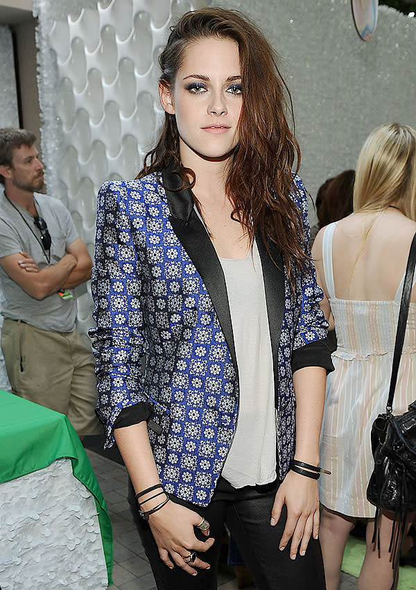 Kristen Stewart’s Teen Choice Awards Nails: Get Her Exact Shade