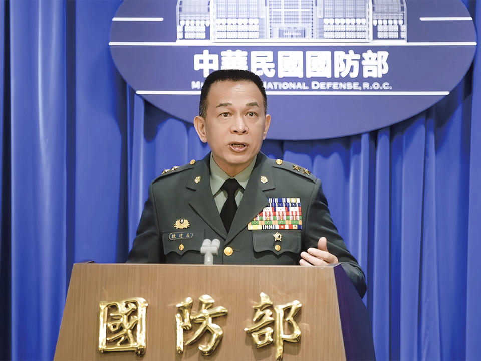 陸軍參謀長陳建義中將表示，陸軍將擴大舉辦系列活動慶祝陸軍官校百年校慶；下午還將舉行營區開放，廣邀國人共襄盛舉，一同歡慶黃埔建校百年。（圖：國防部提供）