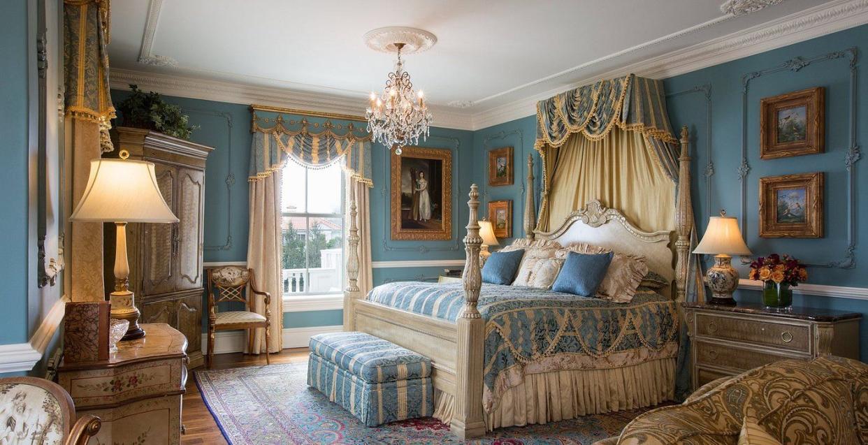 victorian style bedroom