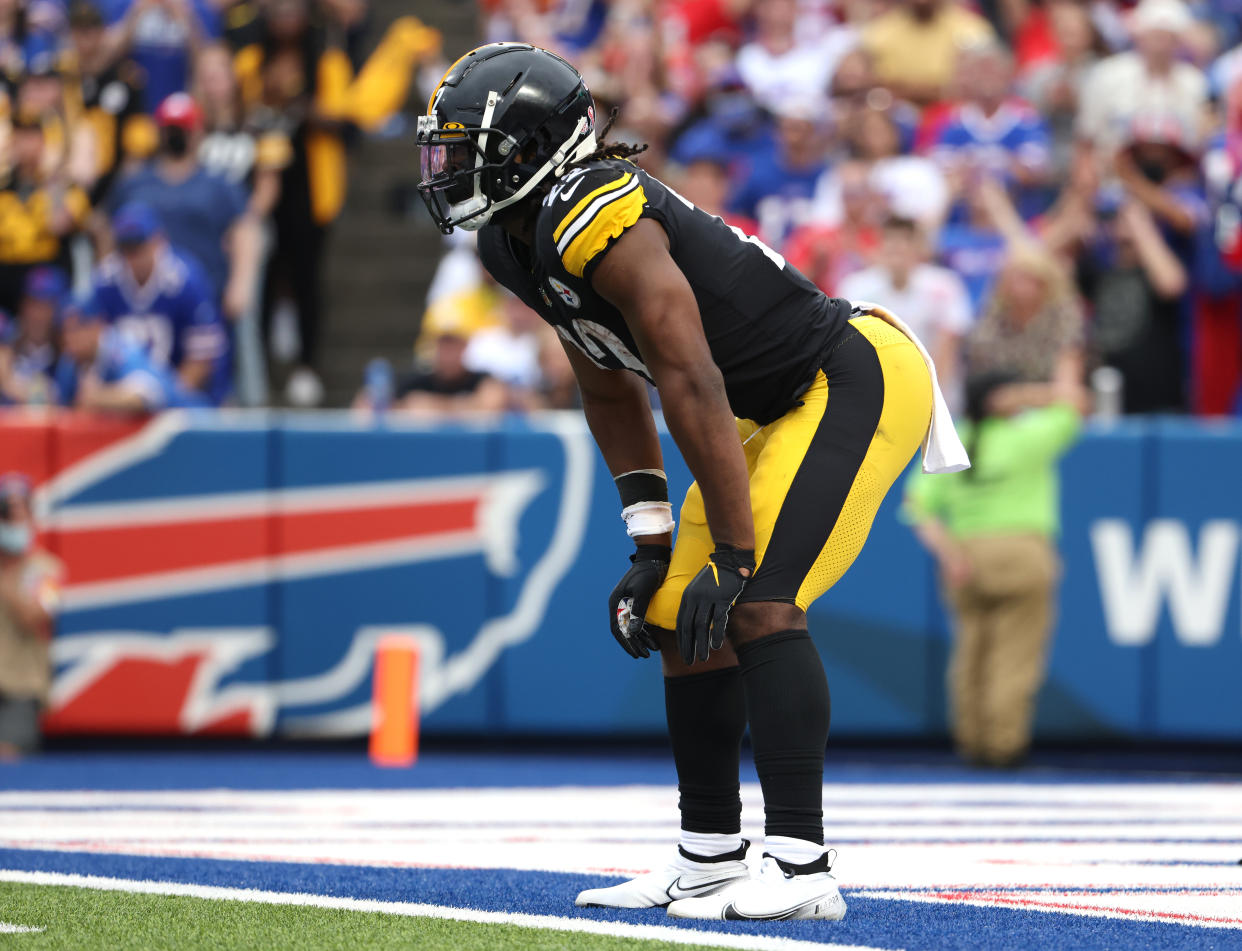 Najee Harris #22 of the Pittsburgh Steelers against the Buffalo Bills 