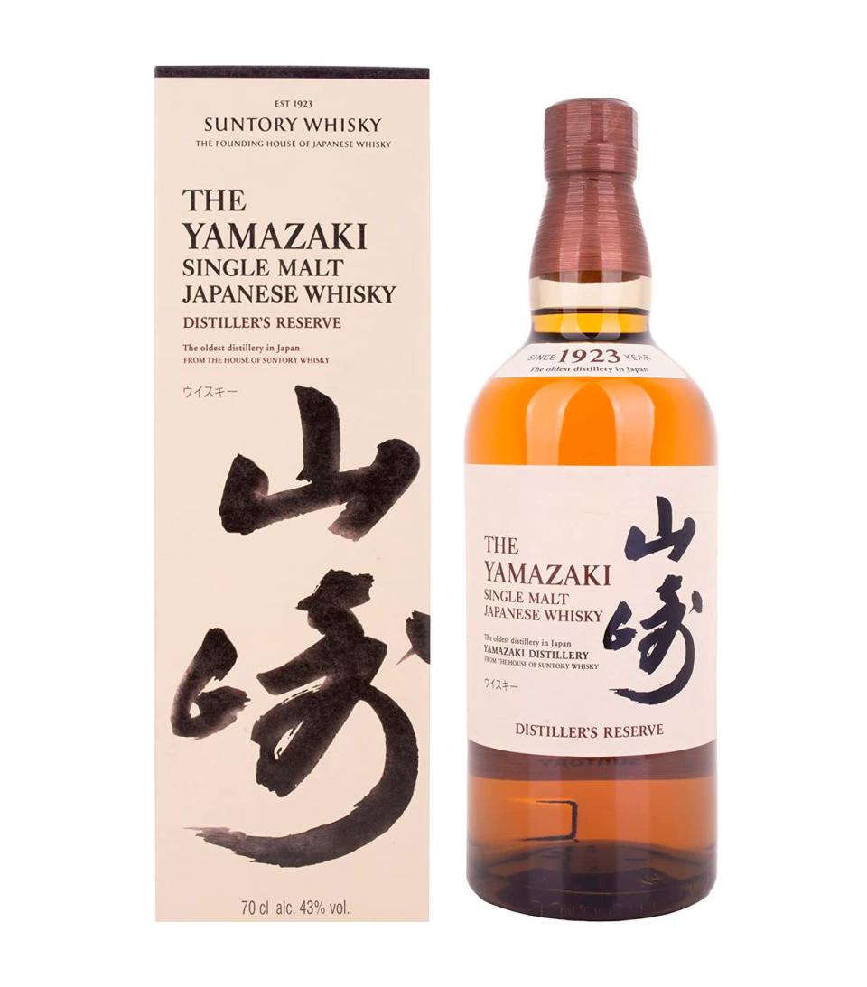 <p>Otro de los whiskies japoneses que no podemos perder de vista. Yamazaki Distiller's Reserve se llevó el galardón de oro en la edición de 2018 de los 'World Whiskies Awards'. </p><p><a class="link " href="https://www.amazon.es/Yamazaki-605694-Distillers-Reserve-Whisky/dp/B00JOJB1T2" rel="nofollow noopener" target="_blank" data-ylk="slk:COMPRAR">COMPRAR</a></p>
