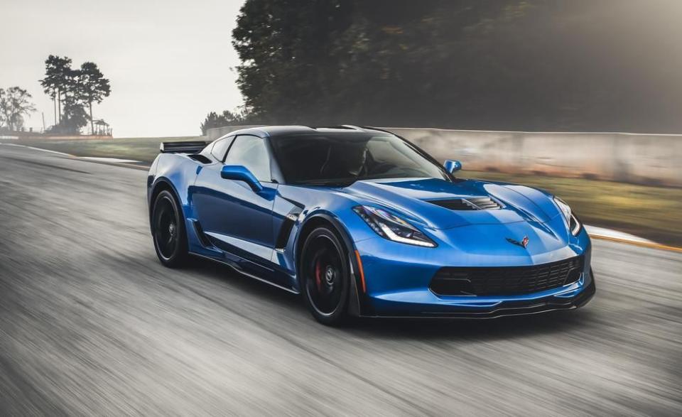 2015 Chevrolet Corvette Z06 (Z07) (tie) — 128 ft