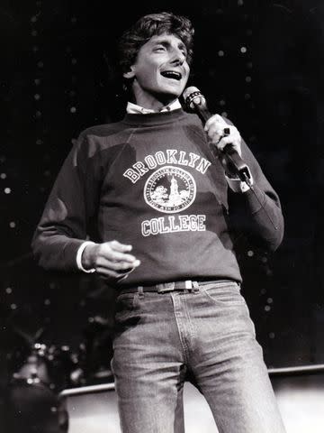 <p>Robin Platzer/Images/Getty</p> Barry Manilow in 1981