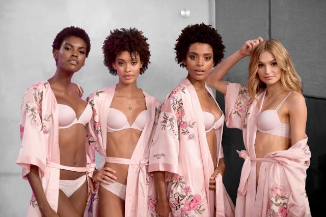 Rihanna's Fenty lingerie show praised for diversity - BBC News